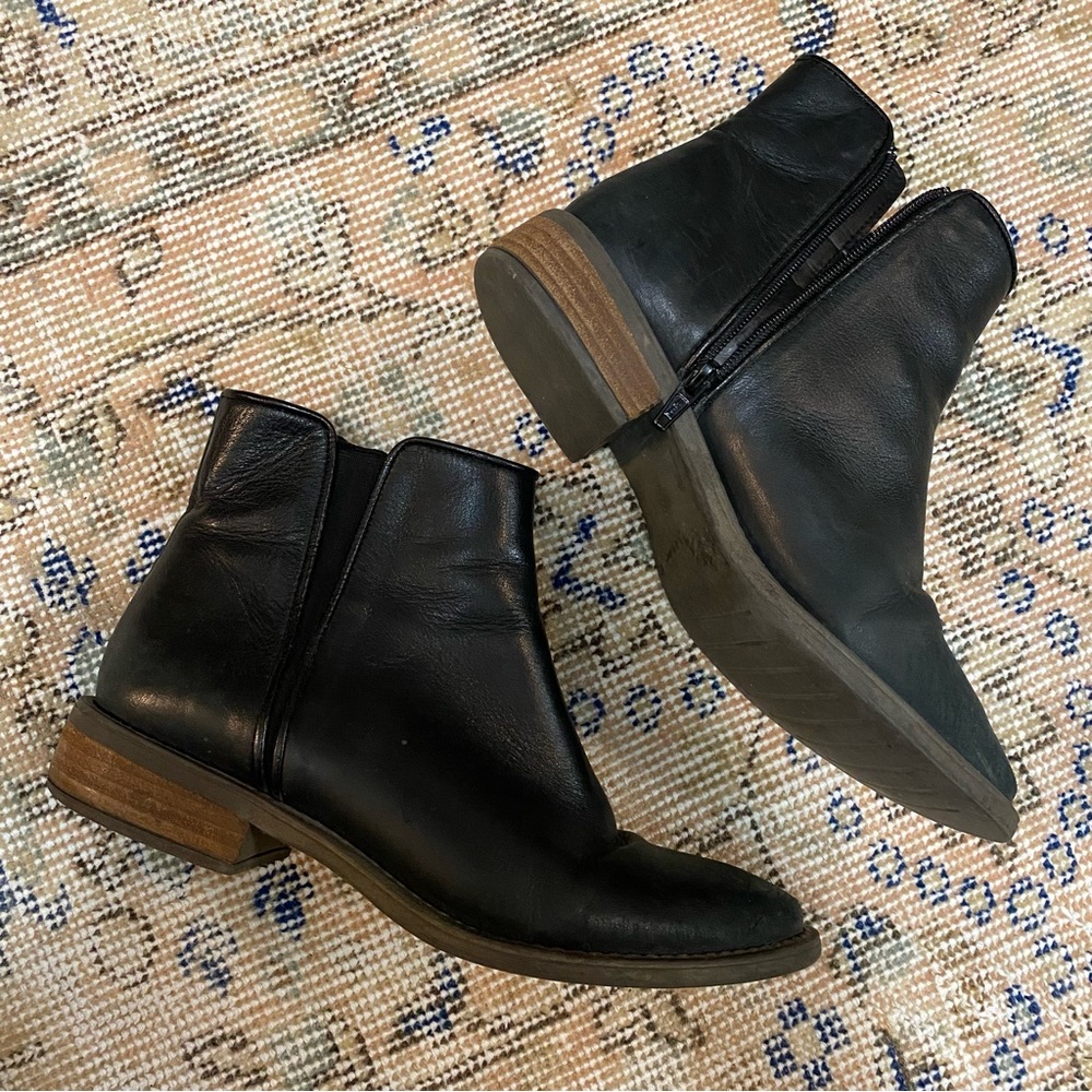 Zara Trafaluc leather chelsea boot women’s shoe size 7.5